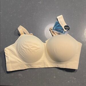 Seamless Cream Wireless Bra